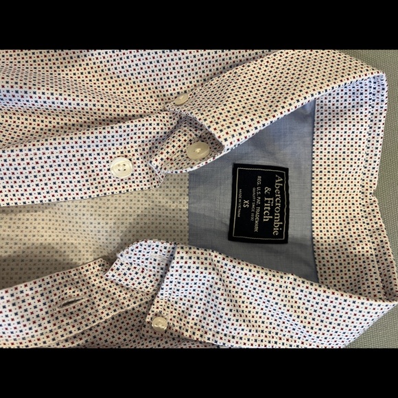 Abercrombie & Fitch Men's XS White with red/blue pattern Long Sleeve Button down - Picture 3 of 8